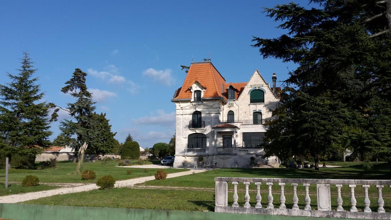 Villa Claude Κονιάκ Εξωτερικό φωτογραφία
